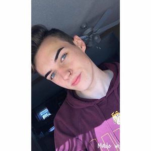 Meet your Posher, Adam